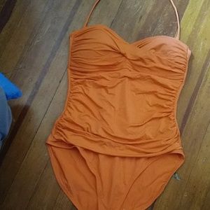 NWOT La Blanca one piece tummy hiding swimsuit